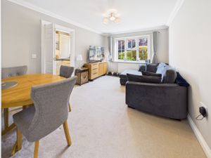 LIVING ROOM- click for photo gallery